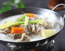 蘿蔔牛腩湯 蘿蔔牛腩湯