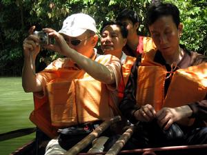 莫雄亮與南方各省著名作家小七孔鴛鴦湖蕩舟