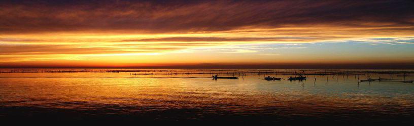 夕陽下的駱馬湖