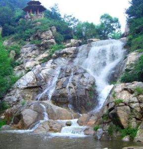 九如山瀑布群 九如山瀑布群