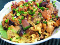 雞蛋煮雞 雞蛋煮雞