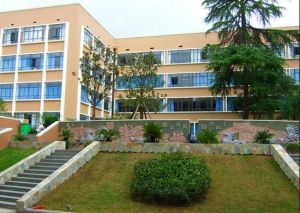 上海市向明中學