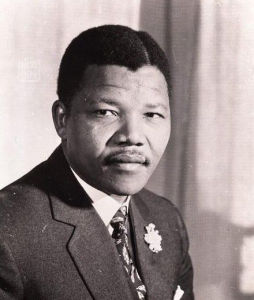 納爾遜·羅利赫拉赫拉·曼德拉