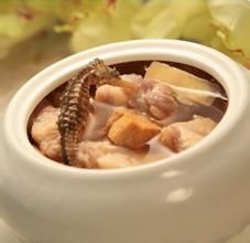 歸精黑豆煲雞湯