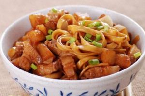 紅燒肉土豆炒麵 紅燒肉土豆炒麵