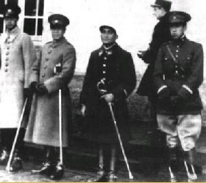 1934年廖耀湘在法國聖西爾軍校學習時的照片（左二）