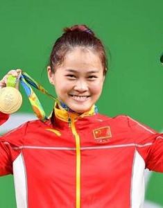 鄧薇[女子舉重運動員]