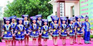 在掛牌儀式上，武鳴尼達妮合唱團演唱了兩首壯族山歌