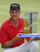 羅伯特&middot;卡爾森