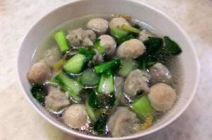 牛肉丸青菜湯 牛肉丸青菜湯