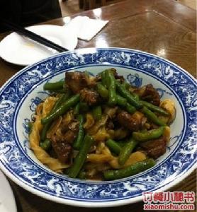 排骨豆角燜卷子