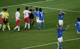 2002年韓日世界盃假球事件 2002年韓日世界盃假球事件