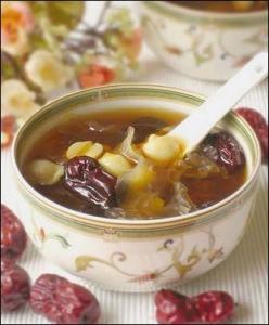 紅棗蓮子銀耳湯 紅棗蓮子銀耳湯