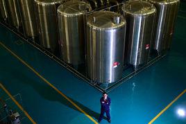 吳俊[勁牌公司普通工人]