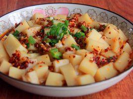 涼拌米豆腐 涼拌米豆腐