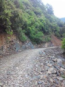 泥結碎石路面 泥結碎石路面