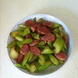 芹菜臘腸 芹菜臘腸