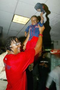 納爾遜·阿奎諾·德拉羅薩 納爾遜·阿奎諾·德拉羅薩