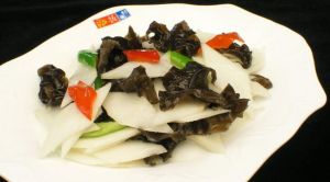 木耳炒山芋藤 木耳炒山芋藤