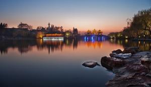 古城之旅——坐臥秋天,行吟瘦西湖