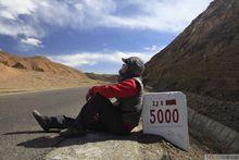 318國道、珠峰腳下、街景採集員在西藏各地