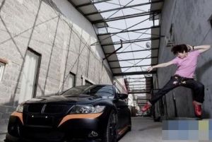 李天一寶馬寫真