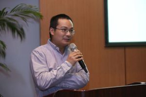 何雪峰(鋒) 何雪峰(鋒)