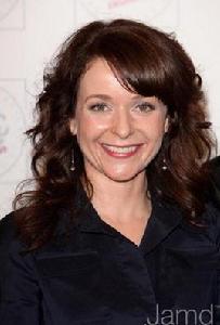 茱莉亞·莎華拉 茱莉亞·莎華拉