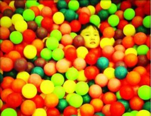 對於貴族式留守兒童，更應該關心孩子的內心世界，而不是外在的物質條件。