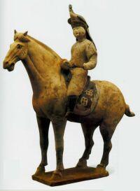 彩繪騎馬拍腰鼓女俑 彩繪騎馬拍腰鼓女俑