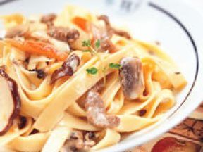 蘑菇奶香牛肉麵 蘑菇奶香牛肉麵