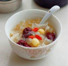 紅棗銀耳蓮子羹 紅棗銀耳蓮子羹