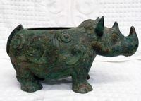 青銅尊商代晚期青銅盛器 青銅尊商代晚期青銅盛器