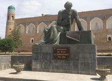 花拉子米雕像（烏茲別克斯坦花剌子模州）
