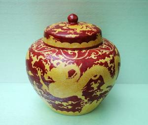黃地紅彩雲龍罐 黃地紅彩雲龍罐