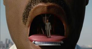 《星艦特大號》