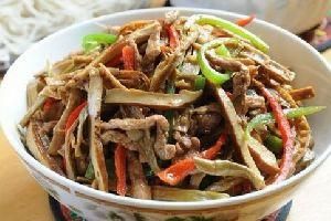 肉絲茶乾炒芹菜 肉絲茶乾炒芹菜