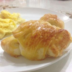 奶黃牛角麵包 奶黃牛角麵包