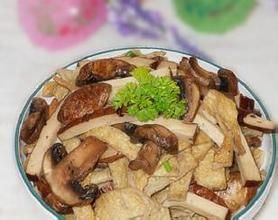 魚餅炒蘑菇 魚餅炒蘑菇