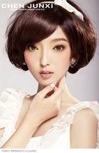 周怡[瑞麗名模，後改名為周軒菲]