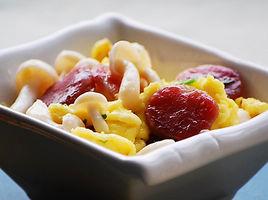 雞蛋白玉菇炒香腸 雞蛋白玉菇炒香腸