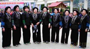 隆林壯族歌會習俗之一：隆林壯族歌會-壯族歌手演唱壯族山歌