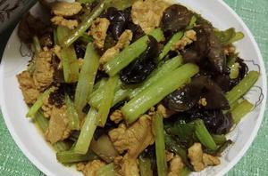 芹菜木耳炒肉片 芹菜木耳炒肉片
