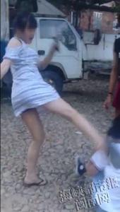 福建17歲孕婦暴打初二女生事件