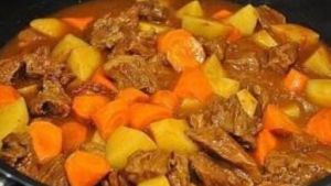 胡蘿蔔土豆燉牛腩的做法 胡蘿蔔土豆燉牛腩的做法