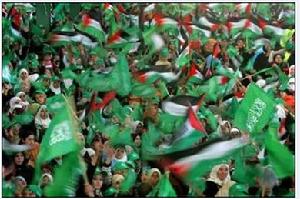 哈馬斯支持者揮舞旗幟慶祝選舉獲勝