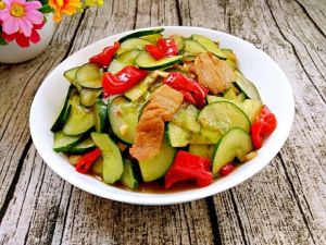 黃瓜熘肉片 黃瓜熘肉片