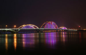 鐵路橋樑夜景