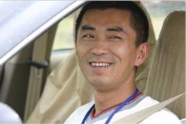 任志國[剪紙藝術家、民間藝術品設計師]