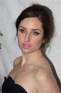 佐伊·利斯特·瓊斯 佐伊·利斯特·瓊斯